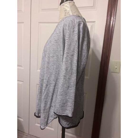 Talbots Woman Black and White Striped Tunic with Crochet Trim Plus Size 1X - Picture 3 of 7